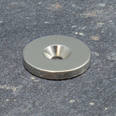 RONDE MAGNEETNEODYMIUM MET VERZONKEN SCHROEF GAT 27 MM